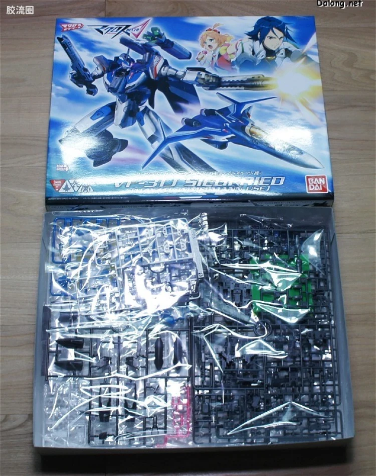 万代超时空要塞系列拼装模型 1比72 VF-31J 齐格弗里德(疾风机) - 图片